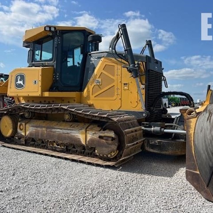 2021 DEERE 850L WLT