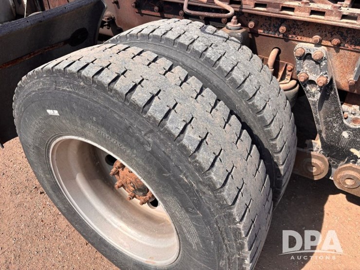 2003-kenworth-t800-image-32
