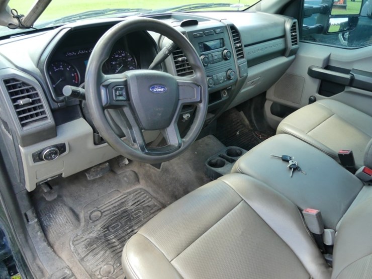 2019-ford-f150-xl-image-12