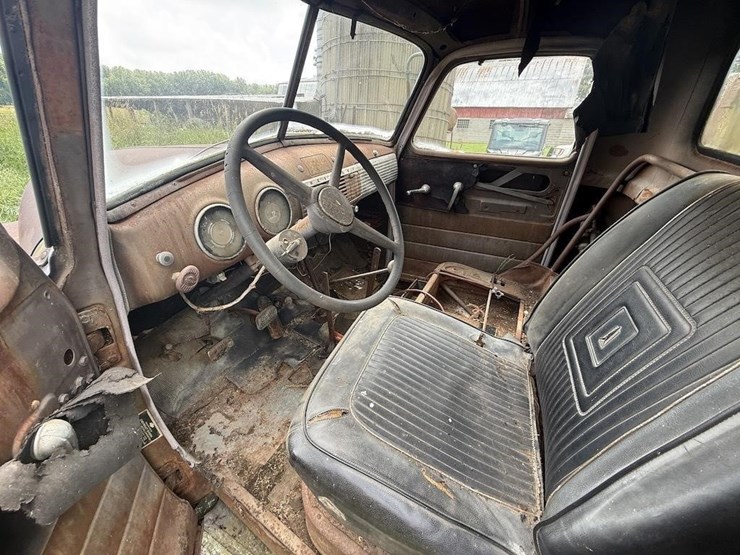 chevrolet-4100-dump-truck-image-7