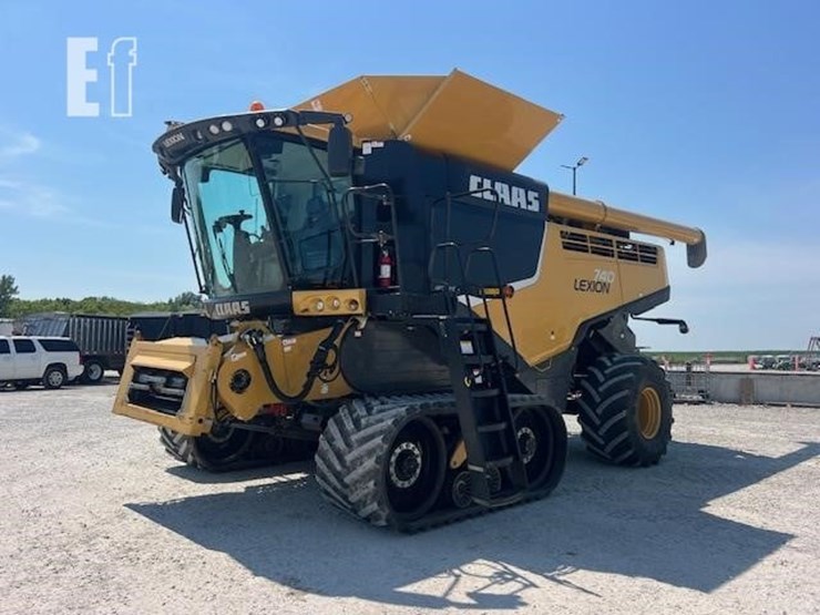 2015-claas-lexion-740-image-10
