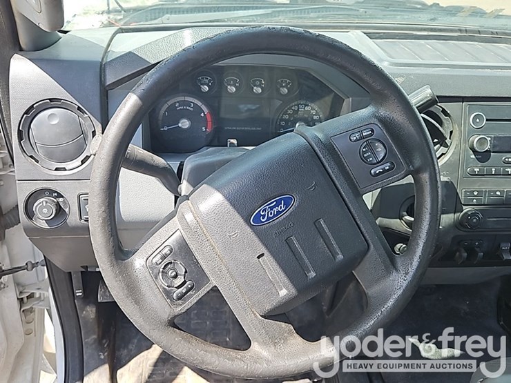 2015-ford-f550-image-39
