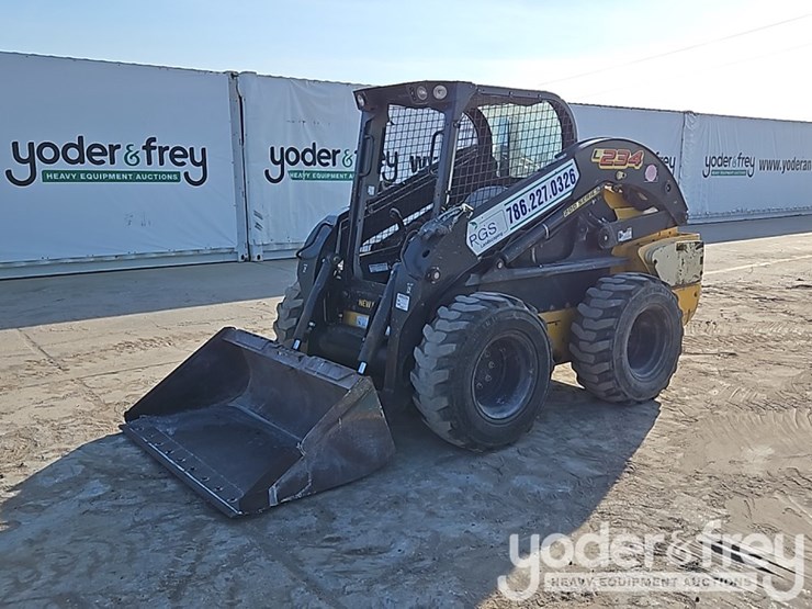 2020-new-holland-l234-image-1