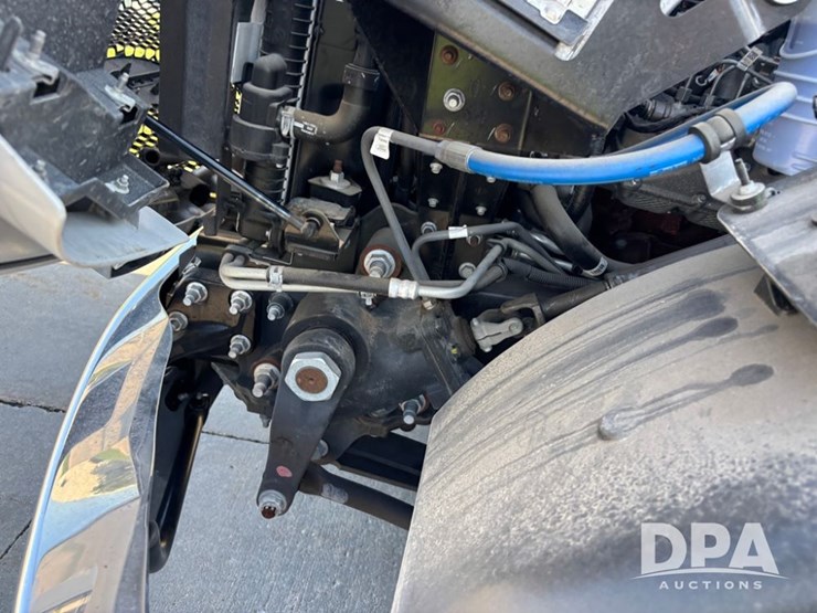 2023-ford-f650-image-25