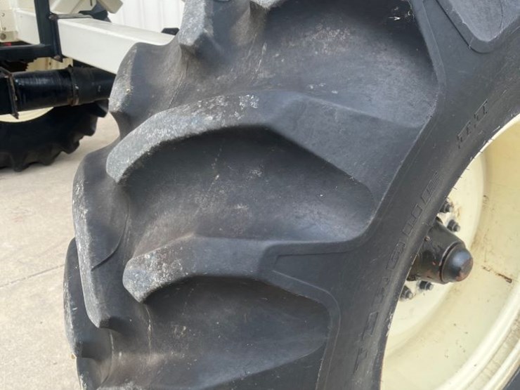 2005-bourgault-5200-image-23