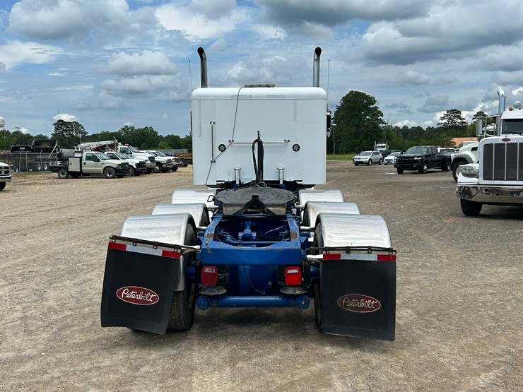 2013-peterbilt-367-image-6