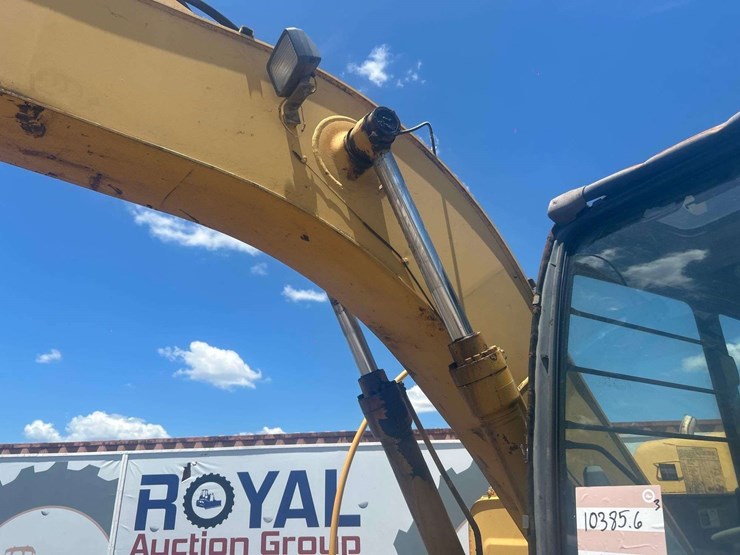 2006-deere-120c-image-19