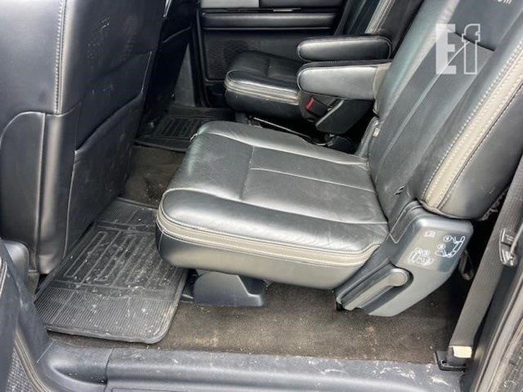 2015-ford-expedition-platinum-image-33