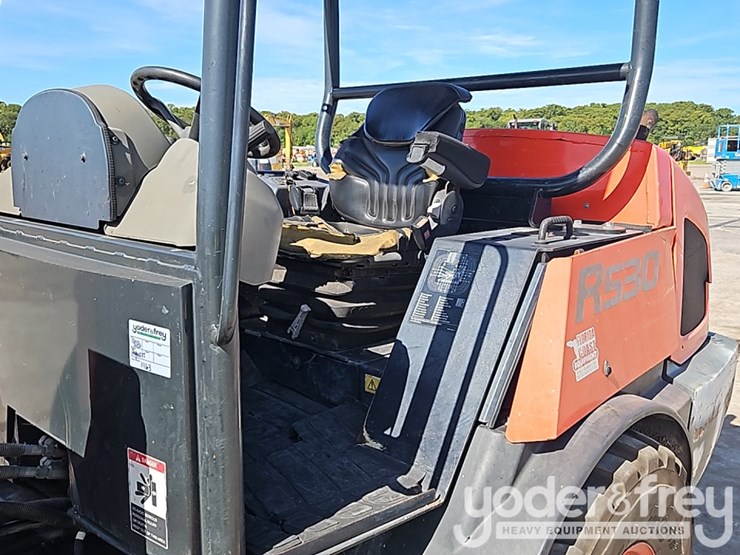 2018-kubota-r530-image-19