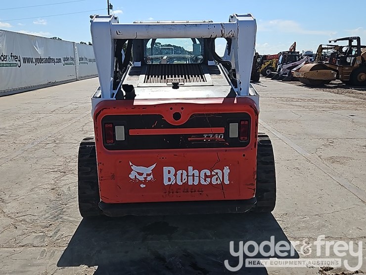 2019-bobcat-t740-image-21