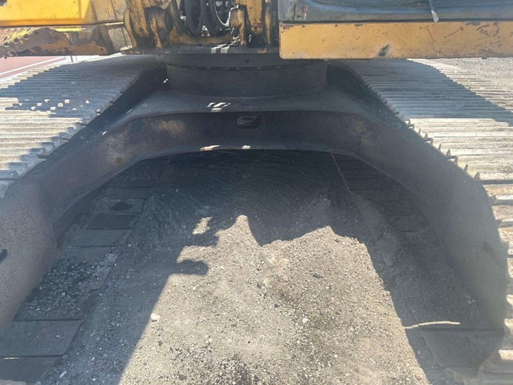 2006-deere-120c-image-31