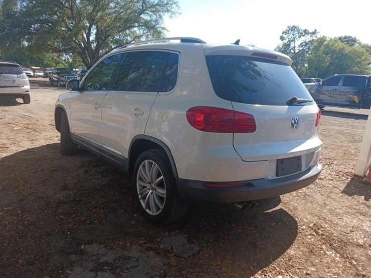 2012-volkswagen-tiguan-image-6