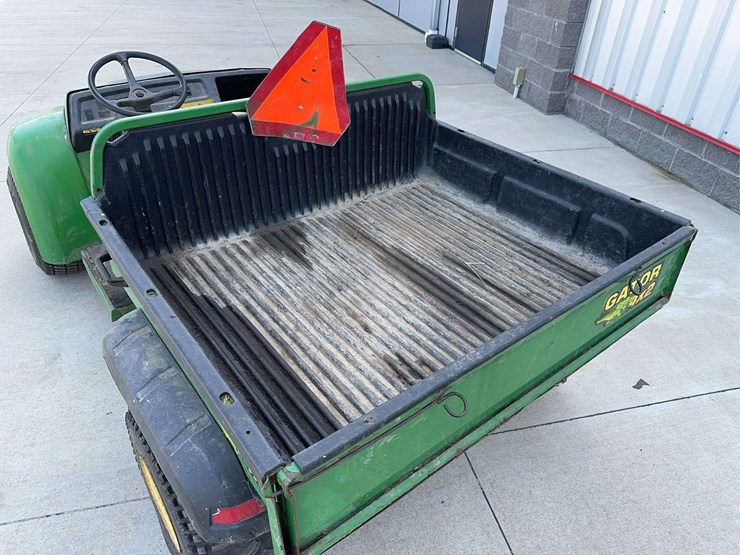 john-deere-gator-image-12