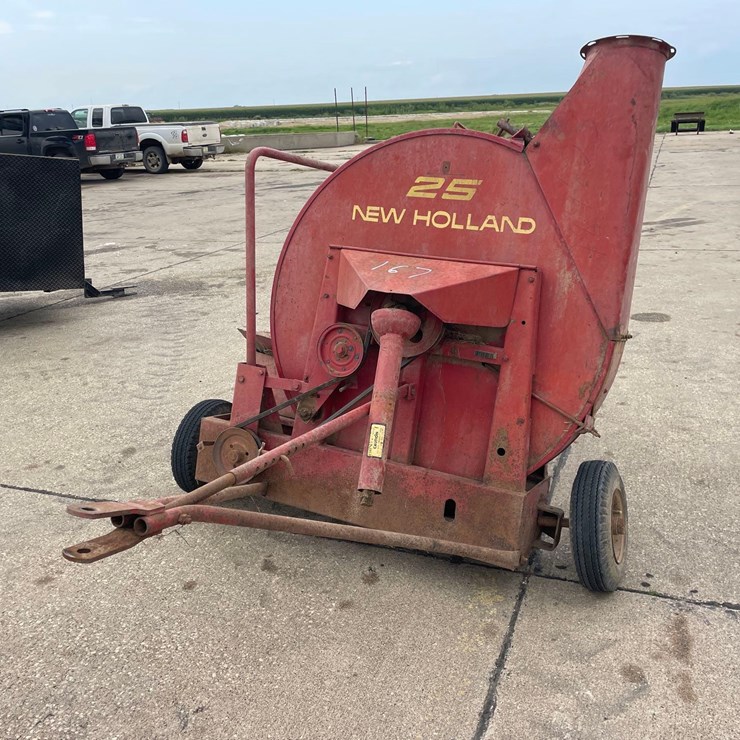 NEW HOLLAND 25