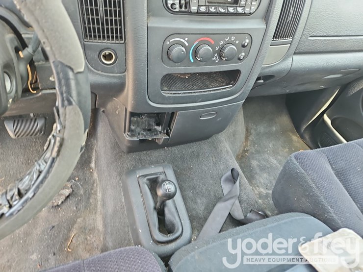 2004-dodge-ram-1500-image-29