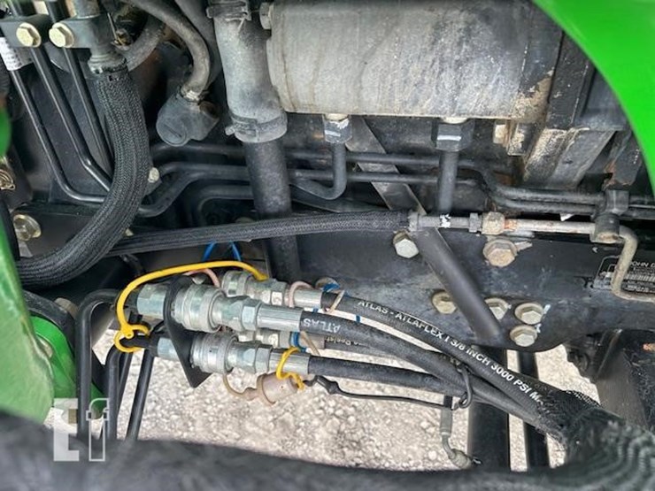 2011-john-deere-4720-image-15