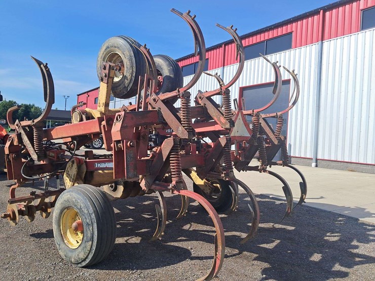krauss-4500-15-shank-chisel-plow-image-4