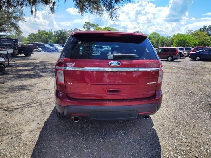 2015-ford-explorer-image-4