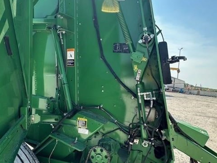 2019-john-deere-560m-image-15