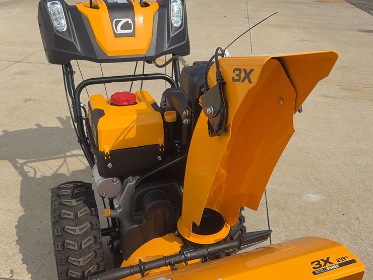 2023-cub-cadet-3x-28-1p-snowblower-image-10