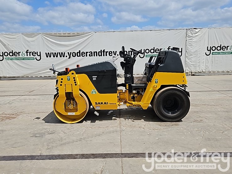 2024-kubota-d1703-image-2