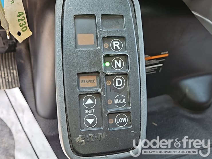 2017-international-durastar-4300-image-43