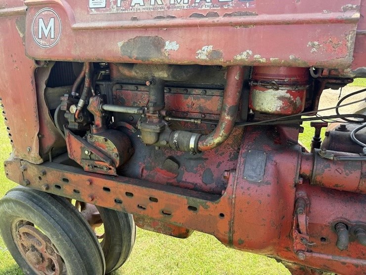 farmall-m-tractor-image-7