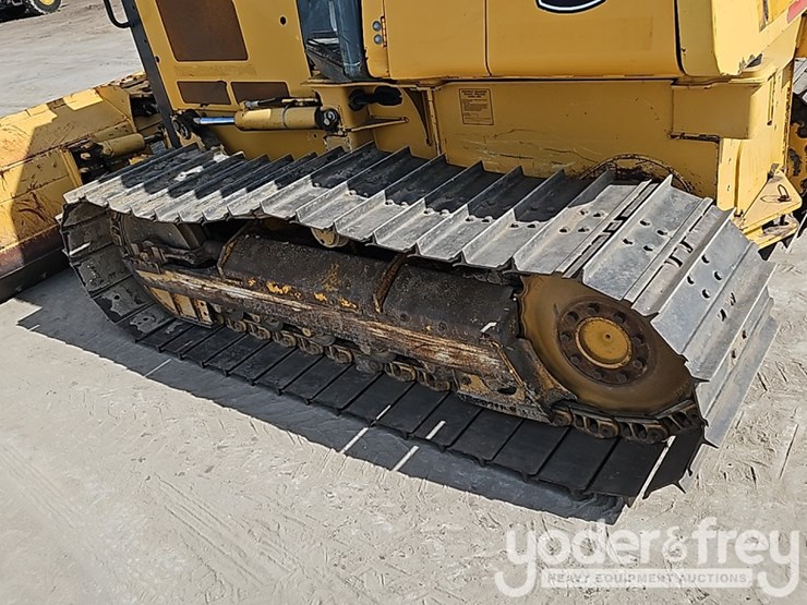 2015-deere-450j-image-24