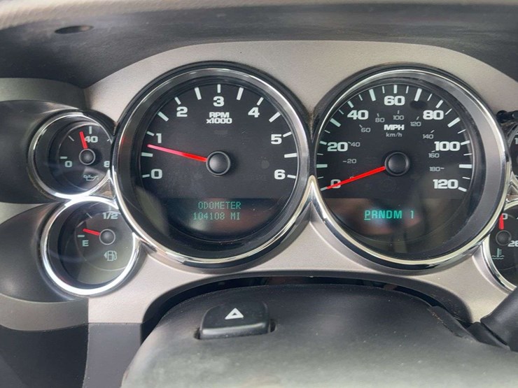 2013-chevrolet-silverado-image-28