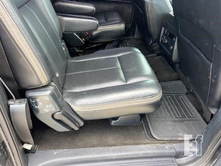 2015-ford-expedition-platinum-image-22