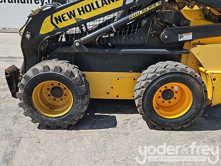 2018-new-holland-l228-image-13