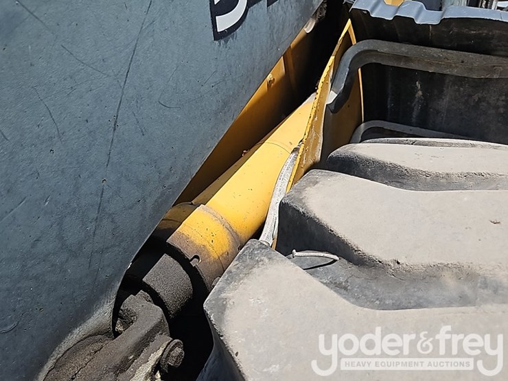 2005-deere-544j-image-19