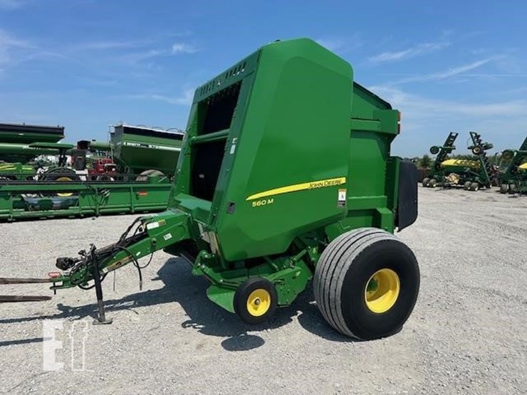 2019-john-deere-560m-image-1
