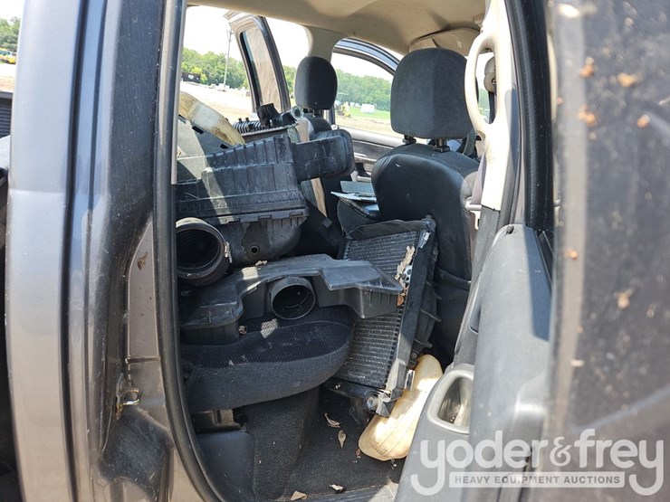 2004-dodge-ram-1500-image-23