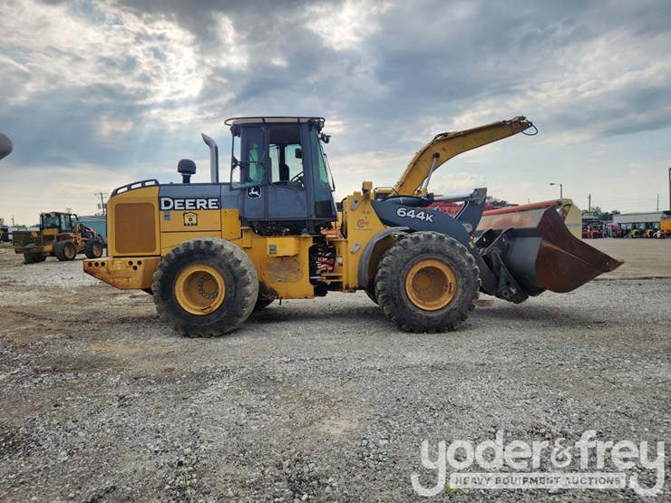 2010-deere-644k-image-3