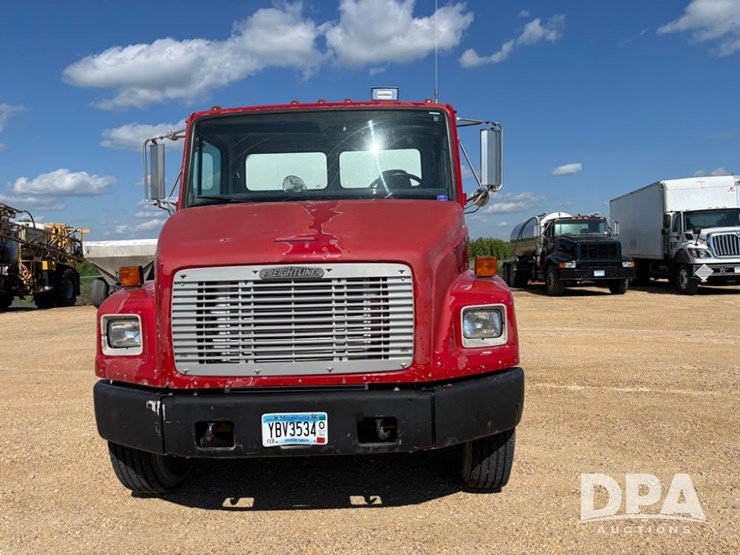 1995-freightliner-fl80-image-26