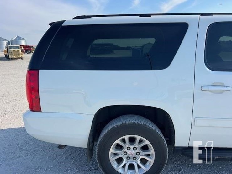 2011-gmc-yukon-xl-image-17