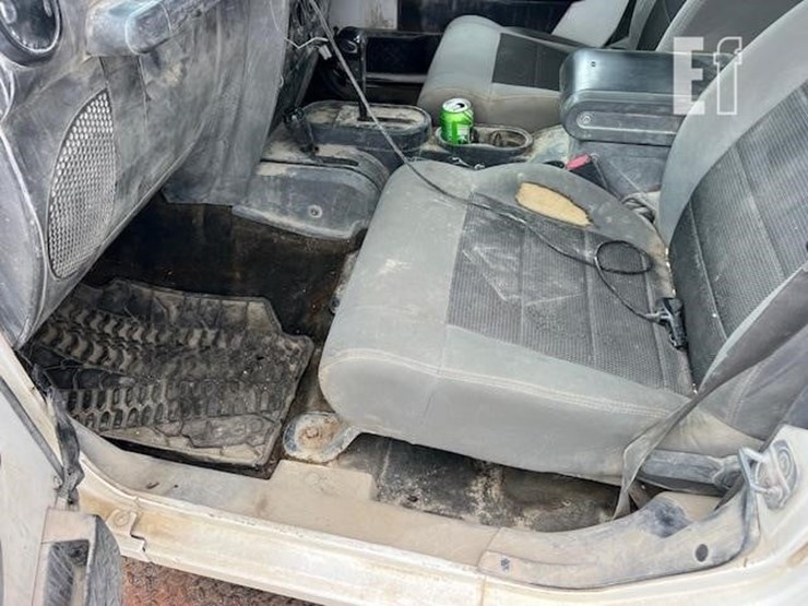 2008-jeep-wrangler-image-28