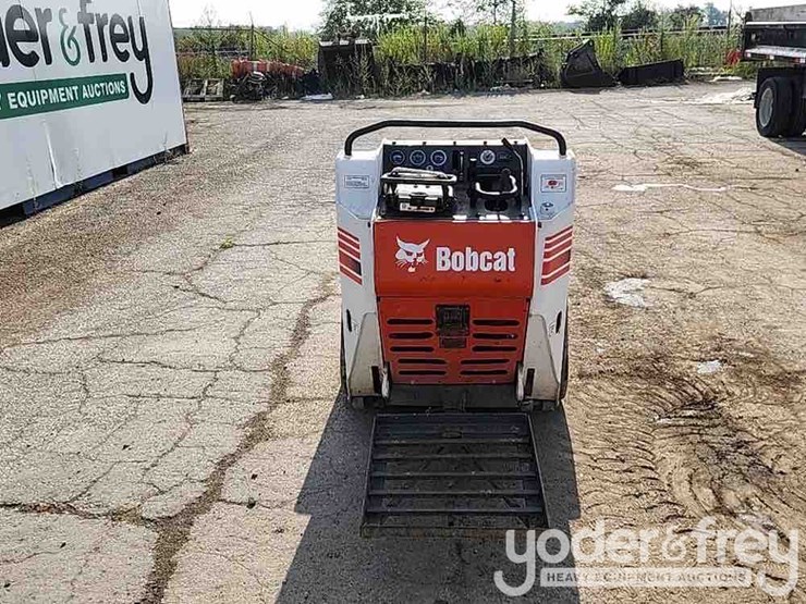 2011-bobcat-mt55-image-21