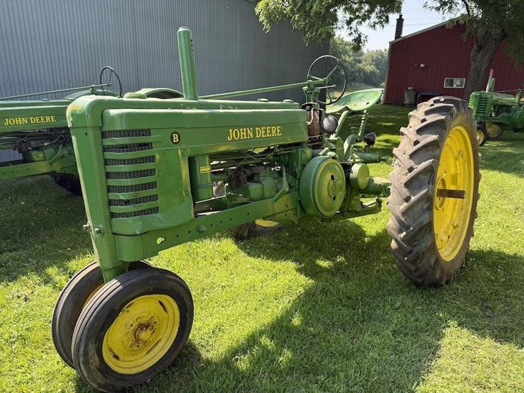 john-deere-b-image-2