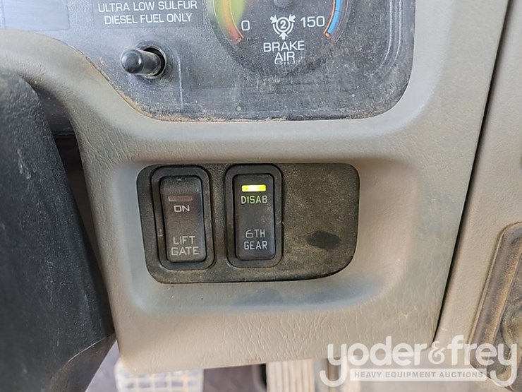 2016-international-durastar-4300-image-61