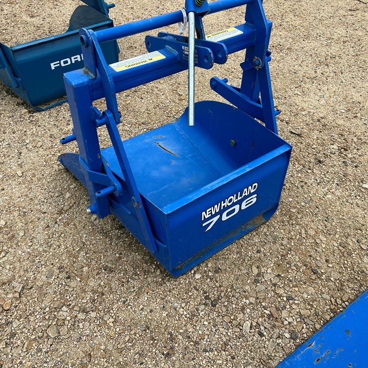 NEW HOLLAND 30