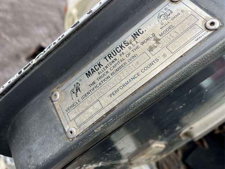1999-mack-ch6-dump-truck-image-25
