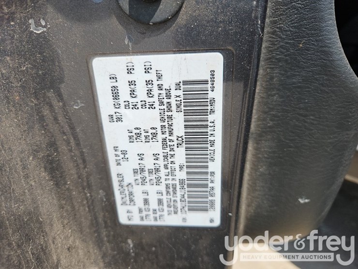 2004-dodge-ram-1500-image-37