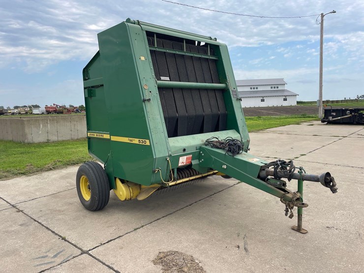 john-deere-530-image-2
