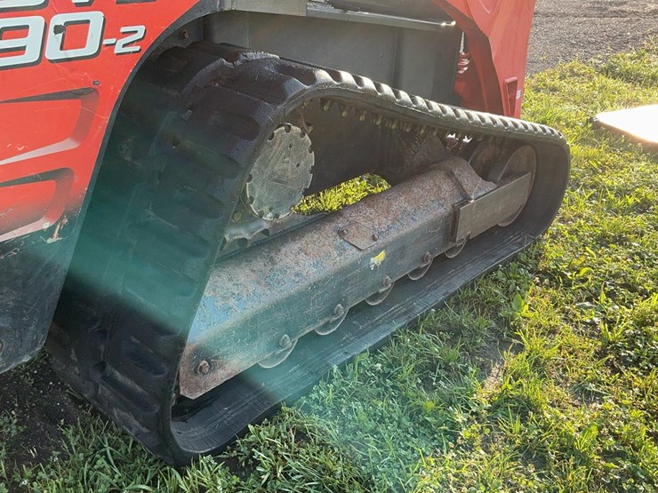 2015-kubota-svl90-2-image-31