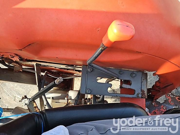 2014-kubota-l2501dt-image-18