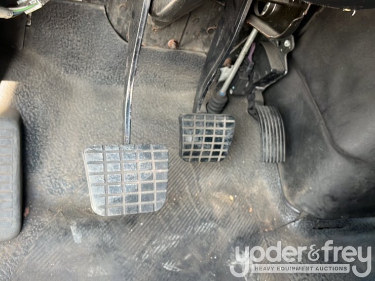 2013-international-durastar-4300-image-24