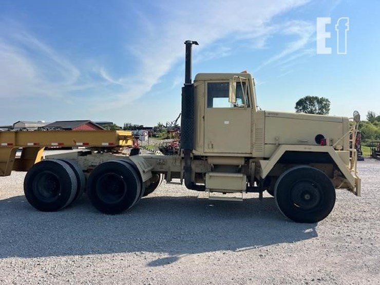 1983-am-general-m915a1-image-9