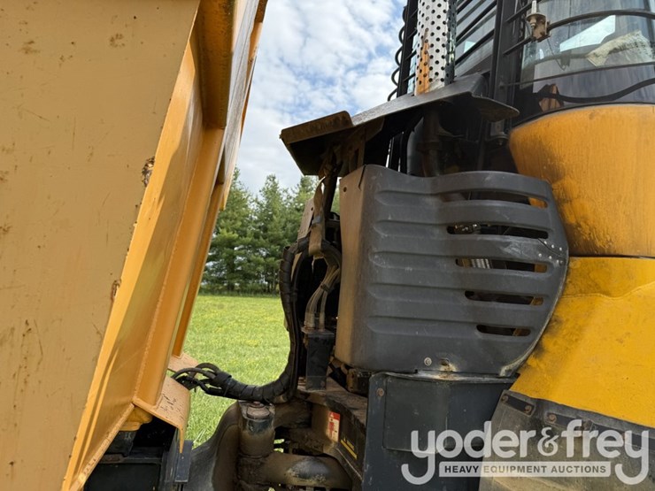2005-jcb-718-image-21